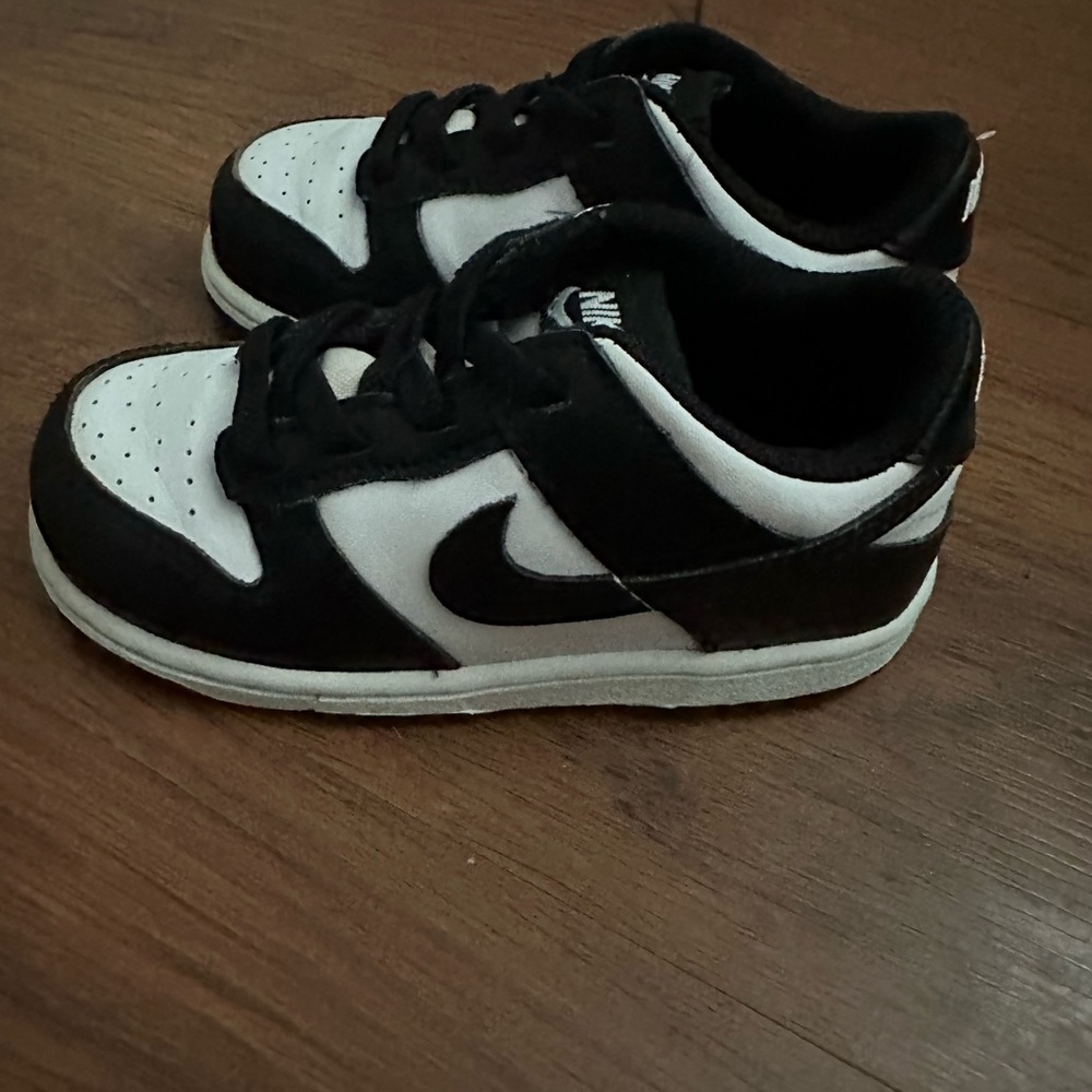Nike Panda Dunks